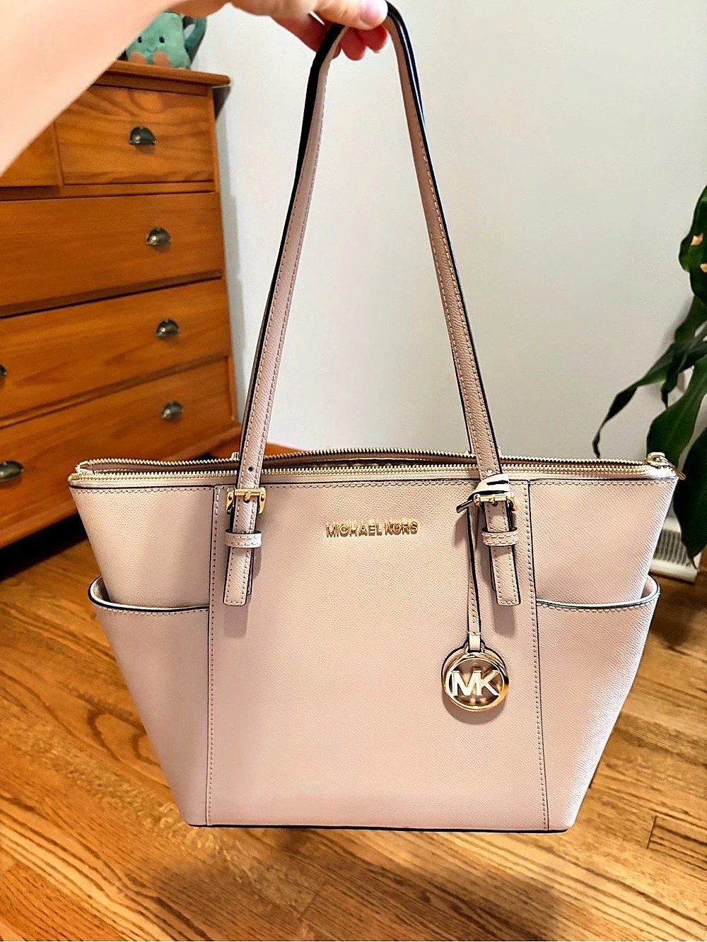 Michael Kors Jet Set Travel Medium Top-Zip Tote Pink
